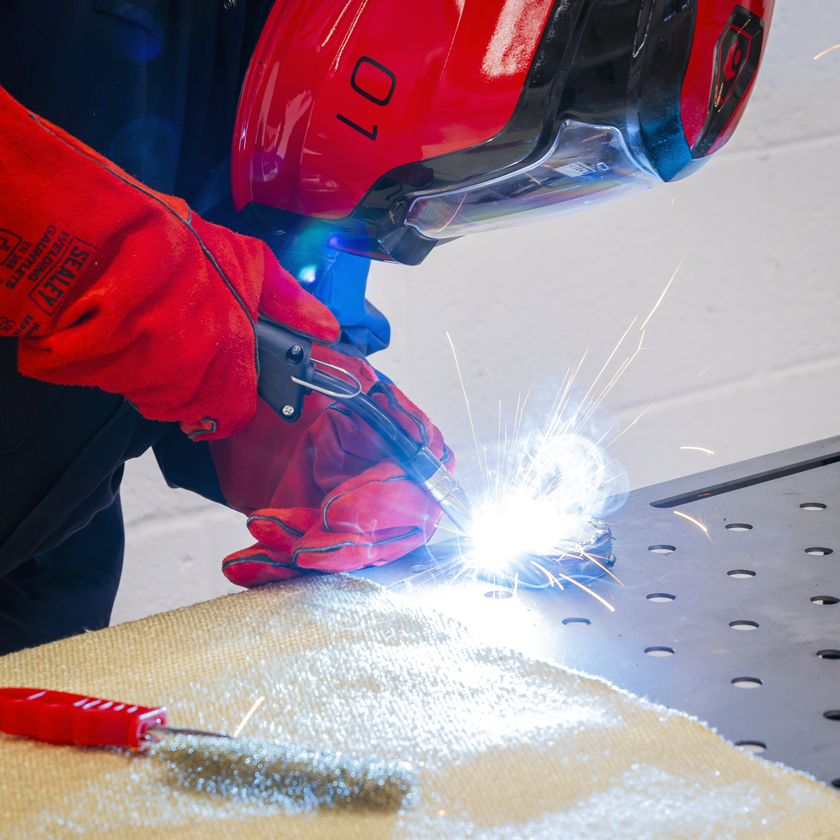 Sealey SUPERMIG130 Mini Portable Gas/Gasless MIG Welder 130A 230V