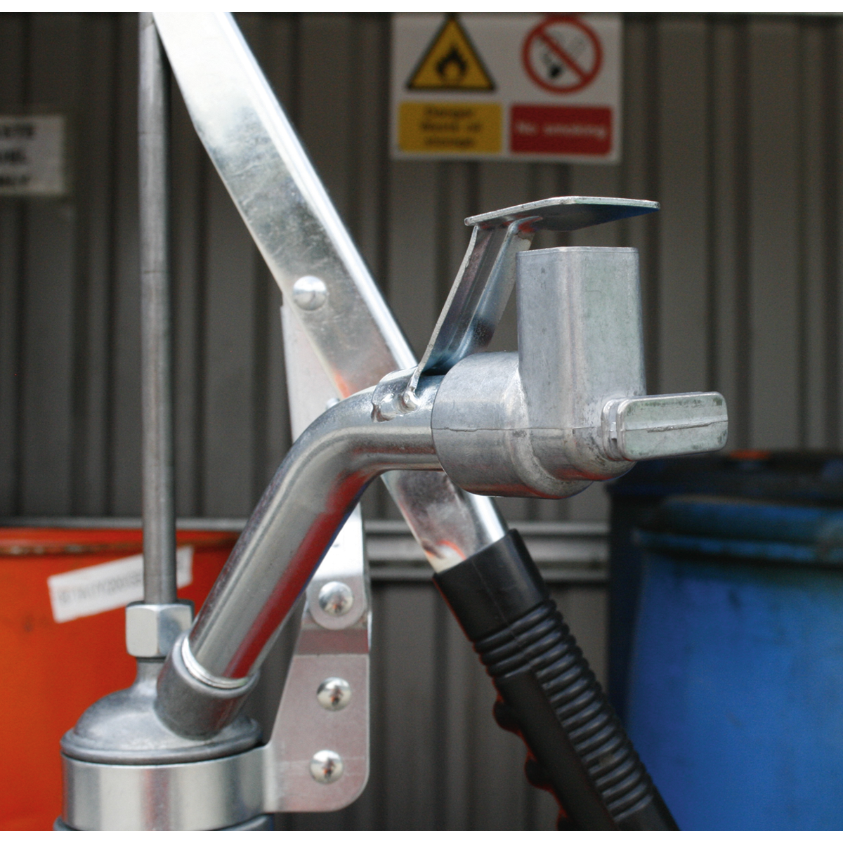 Sealey TP6802 Heavy-Duty Lever Pump with Swivel Handle