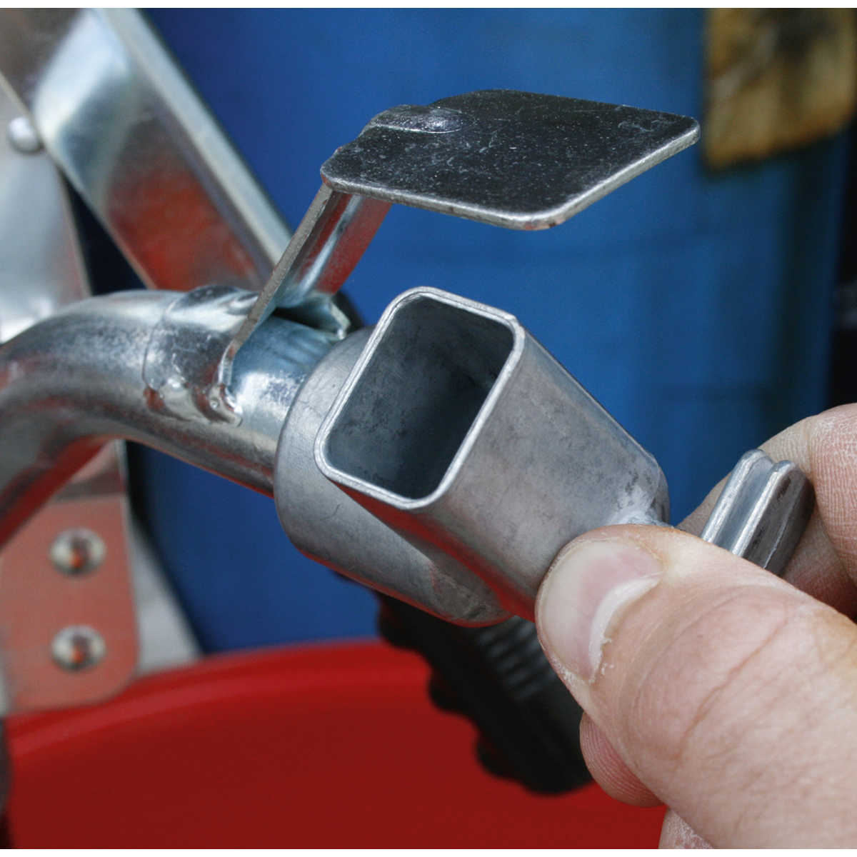 Sealey TP6802 Heavy-Duty Lever Pump with Swivel Handle