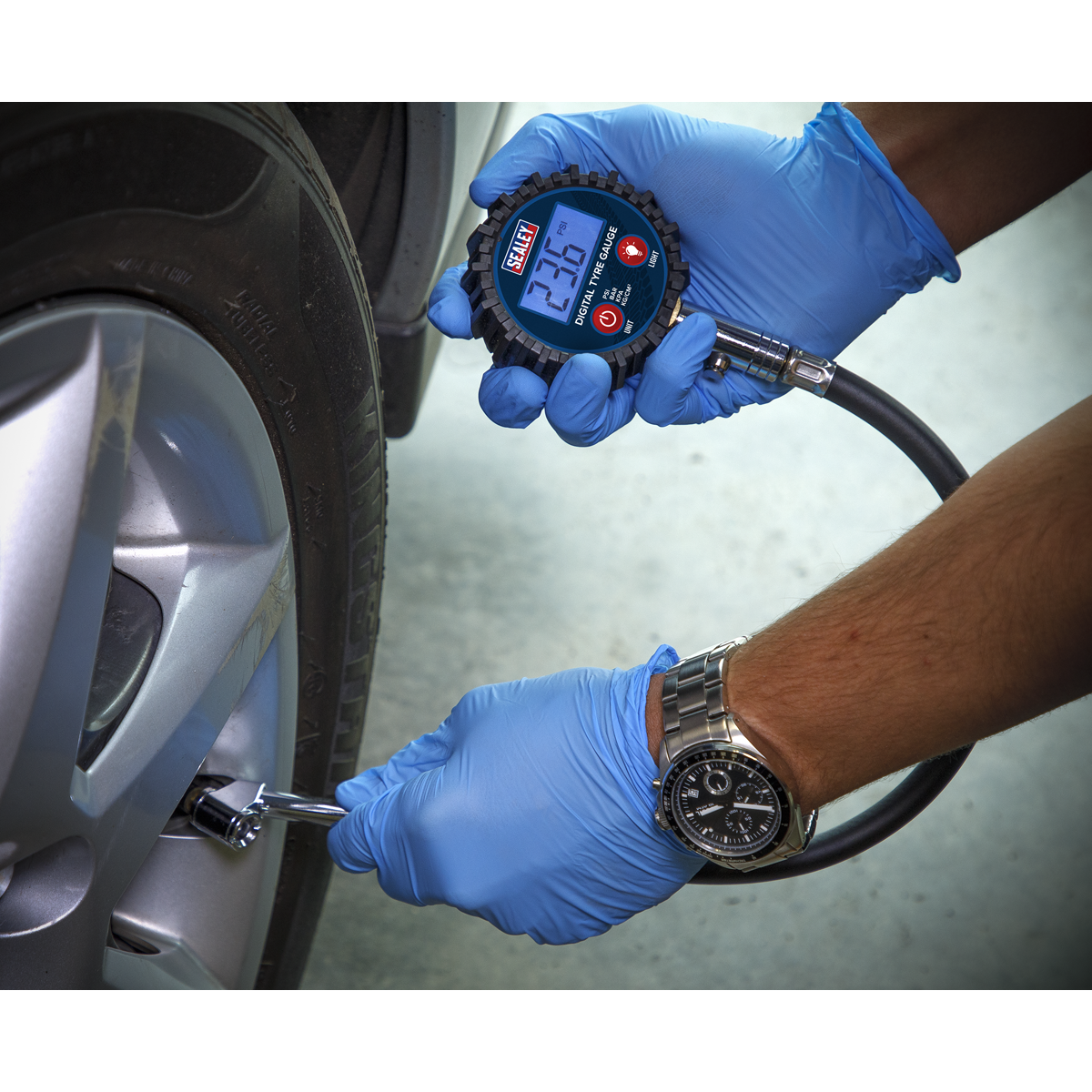 Sealey TST003 Digital Tyre Pressure Gauge with Twin Push-On Connector