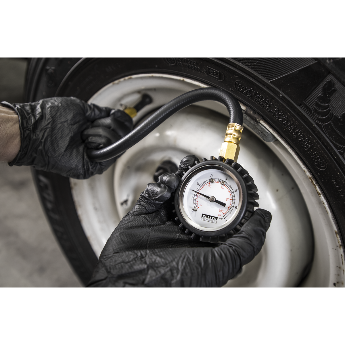 Sealey TST/PG6 Tyre Pressure Gauge with Clip-On Chuck