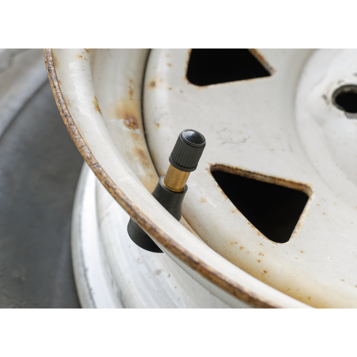 Sealey TV413 Snap-in Tubeless Tyre Valve, Type TR413 - Pack of 100