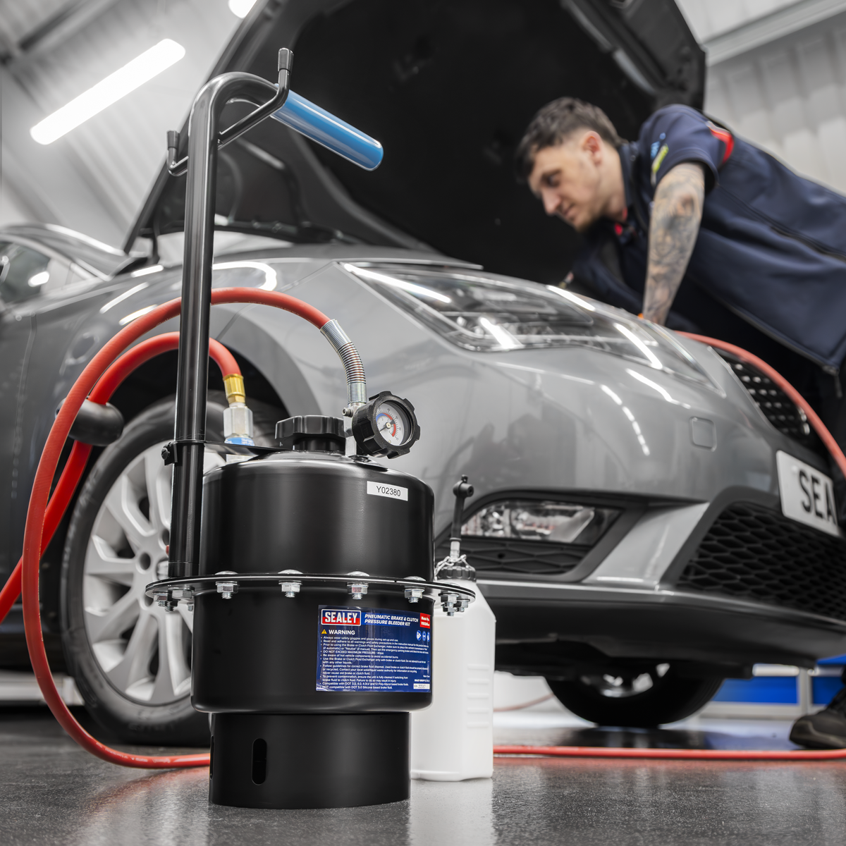Sealey VS0204 Pneumatic Brake & Clutch Pressure Bleeder Kit 5L