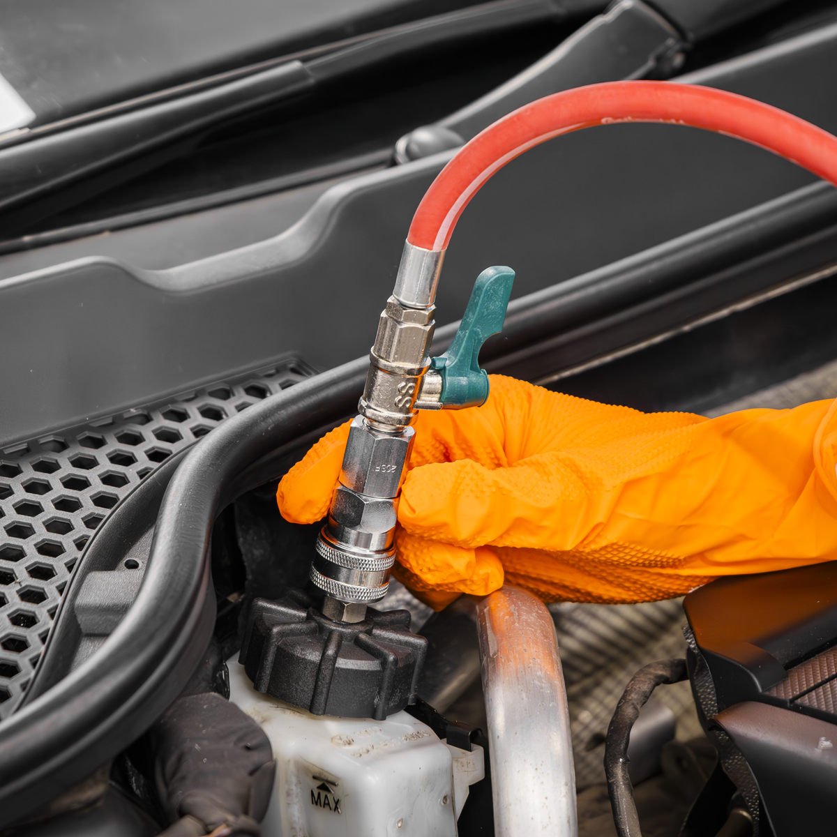 Sealey VS0204 Pneumatic Brake & Clutch Pressure Bleeder Kit 5L