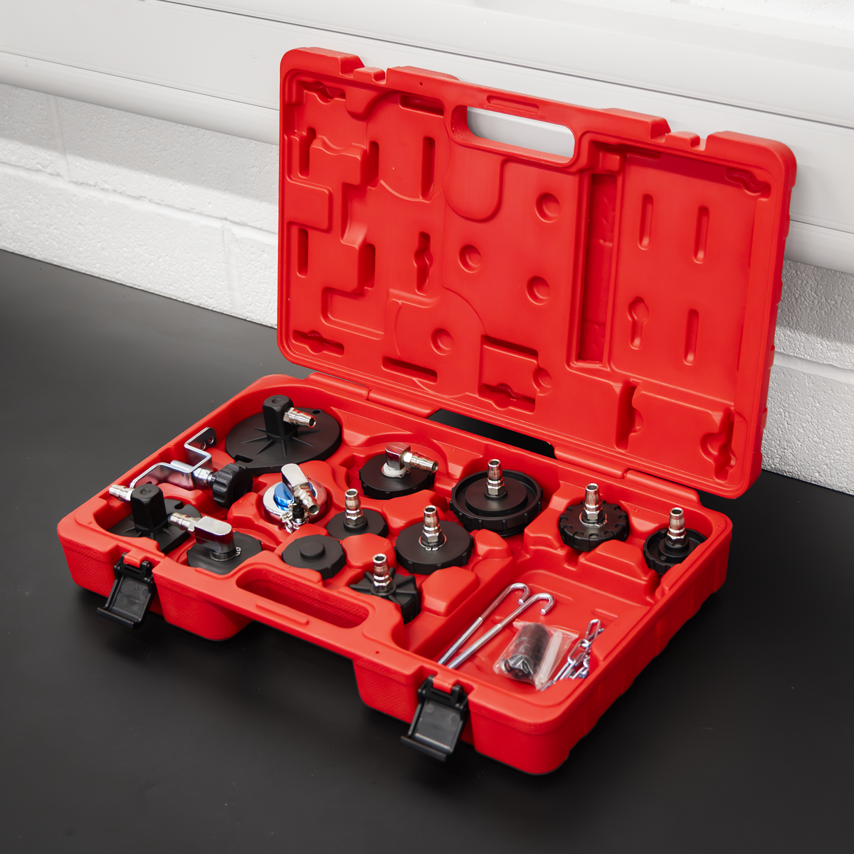 Sealey VS0204 Pneumatic Brake & Clutch Pressure Bleeder Kit 5L