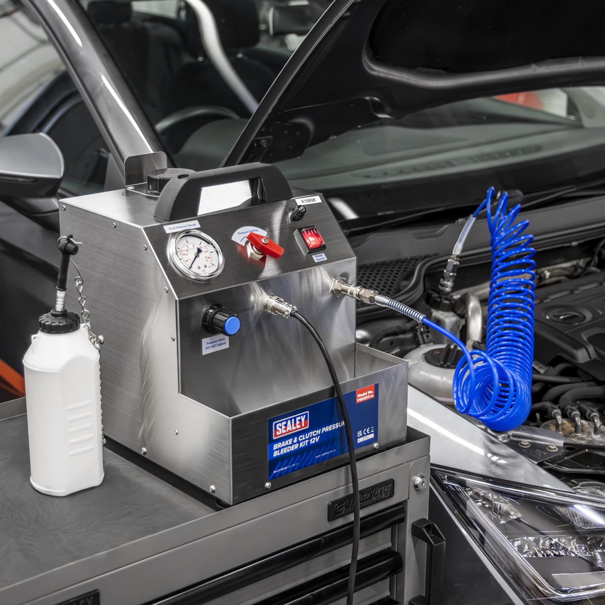 Sealey VS0207 Brake & Clutch Pressure Bleeder Kit 12V