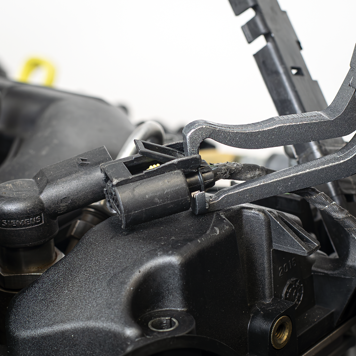 Sealey VS416A Electrical Disconnect Pliers - 60° Angled