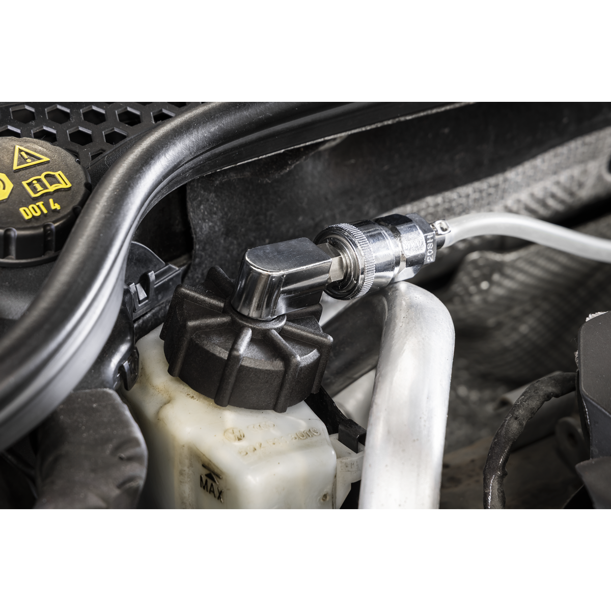 Sealey VS820 Brake & Clutch Bleeding System 2.5L