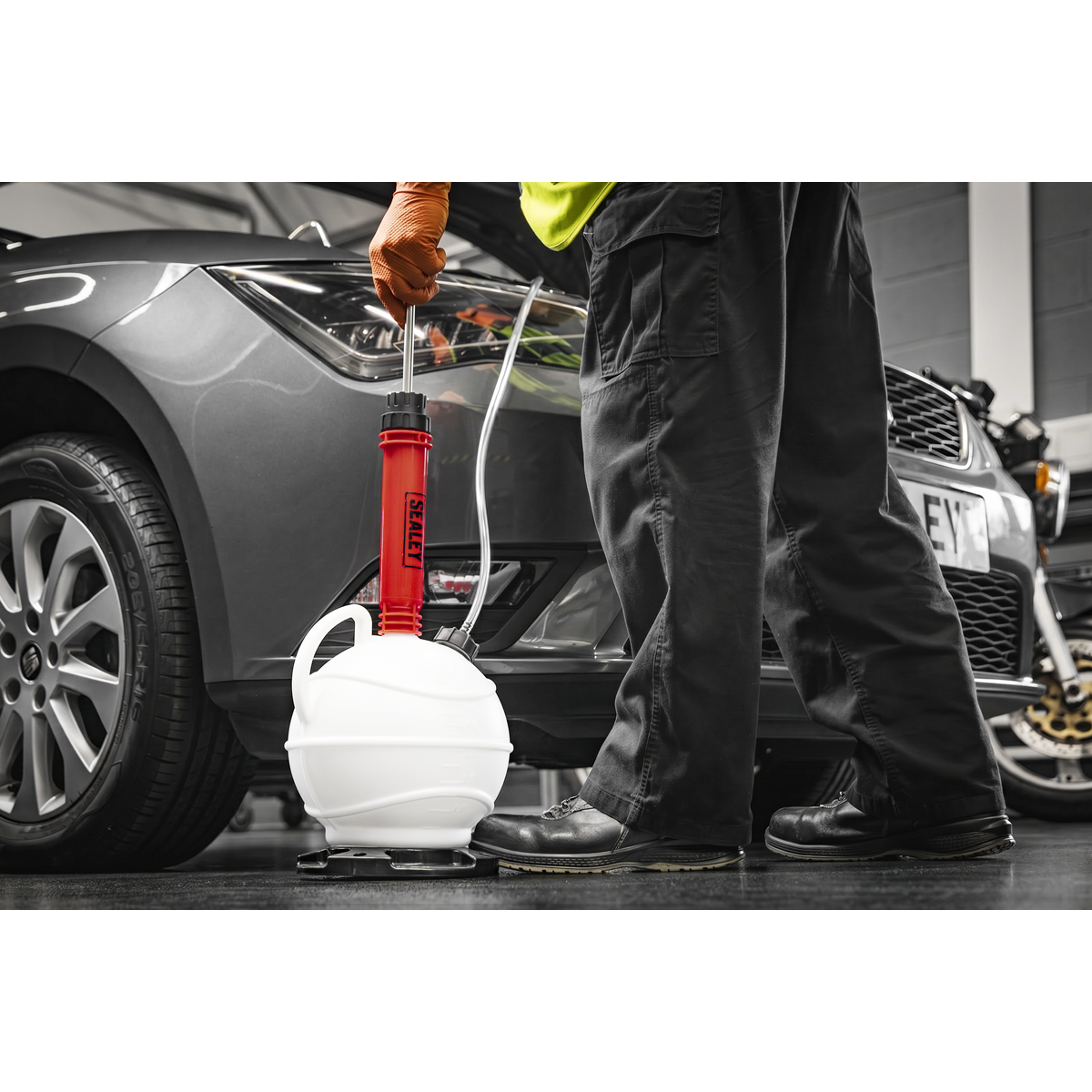 Sealey VS836 Manual Vacuum Brake & Fluid Extractor Pump 6L
