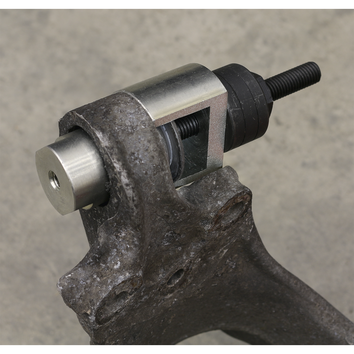 Sealey VSE4785 Front Pivot Arm Bush Tool for Peugeot 407/508, Citroen C5/C6