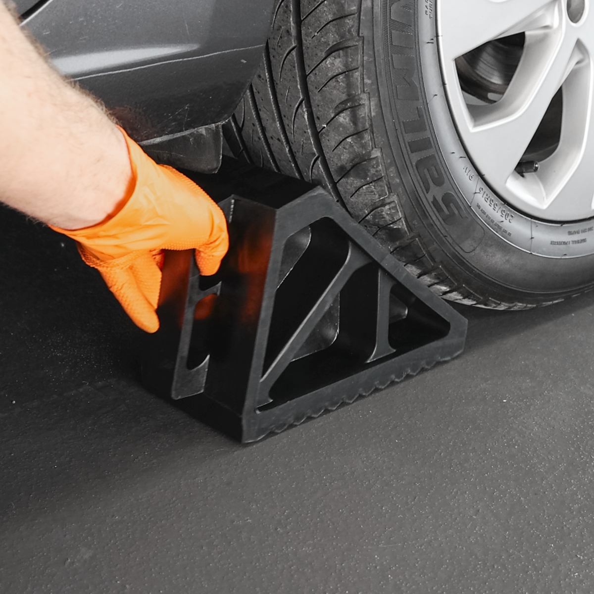 Sealey WC02 Rubber Wheel Chocks - Pair