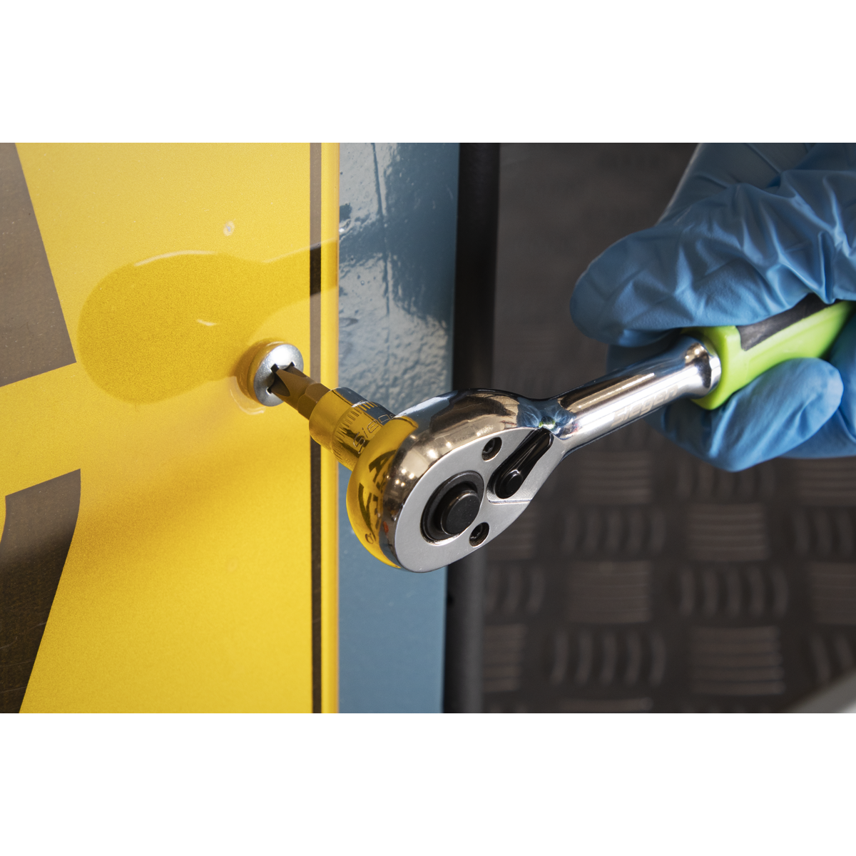 Siegen S01200 Siegen Pear-Head Ratchet Wrench with Flip Reverse 1/4"Sq Drive