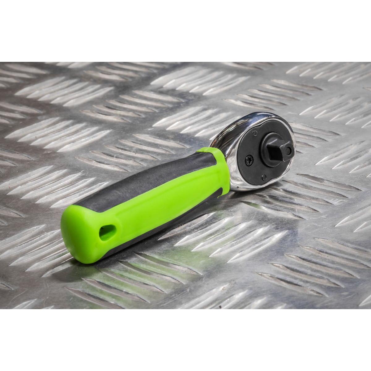 Siegen S01258 Siegen Stubby Ratchet Wrench with Flip Reverse 1/4"Sq Drive