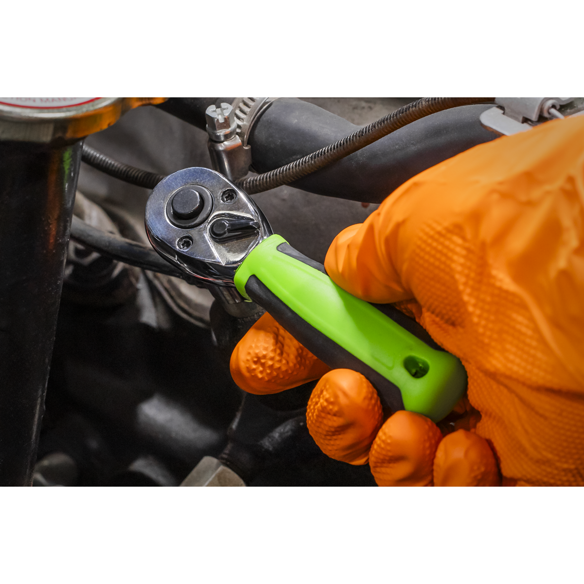 Siegen S01258 Siegen Stubby Ratchet Wrench with Flip Reverse 1/4"Sq Drive