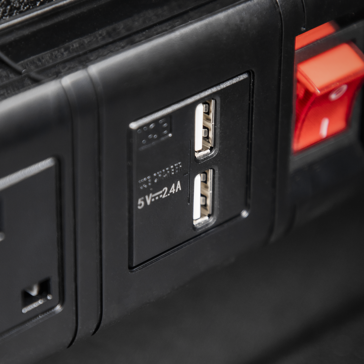 Superline Pro AP4206BE Superline PRO® Mobile Tool Cabinet with Power Tool Charging Drawer 1120mm