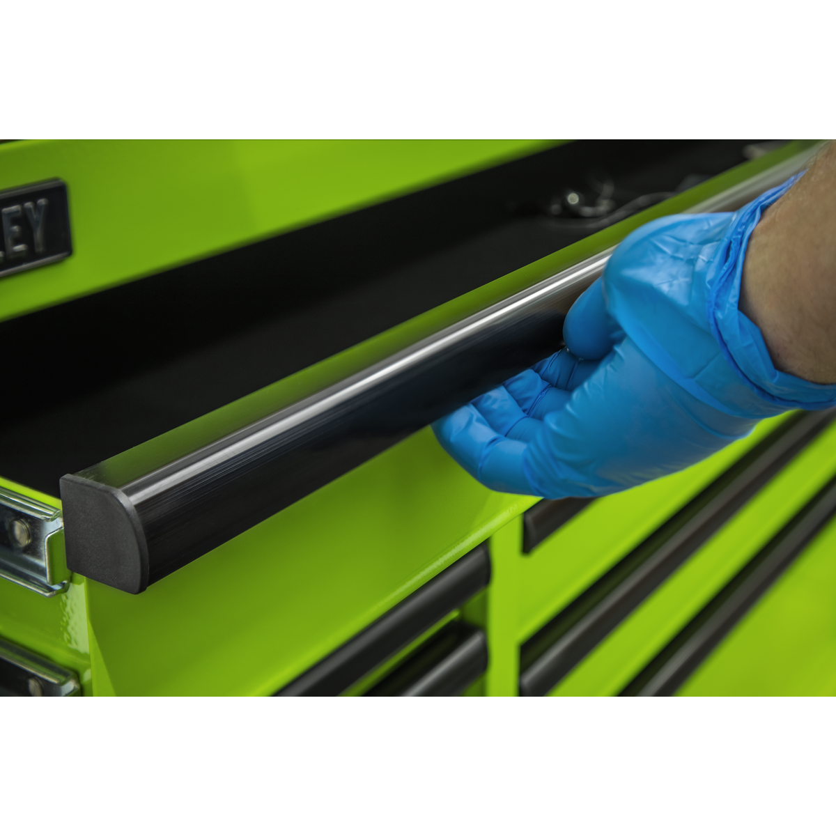 Superline Pro AP6115BE Superline PRO® Black Edition Mobile Trolley with Wooden Worktop 15 Drawer 1549mm