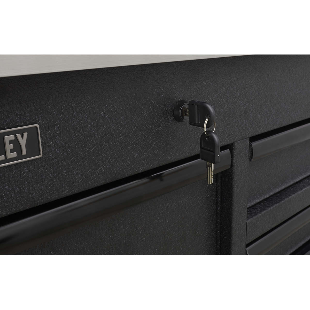Superline Pro AP6310BE Superline PRO® Mobile Tool Cabinet with Power Tool Charging Drawer 1600mm