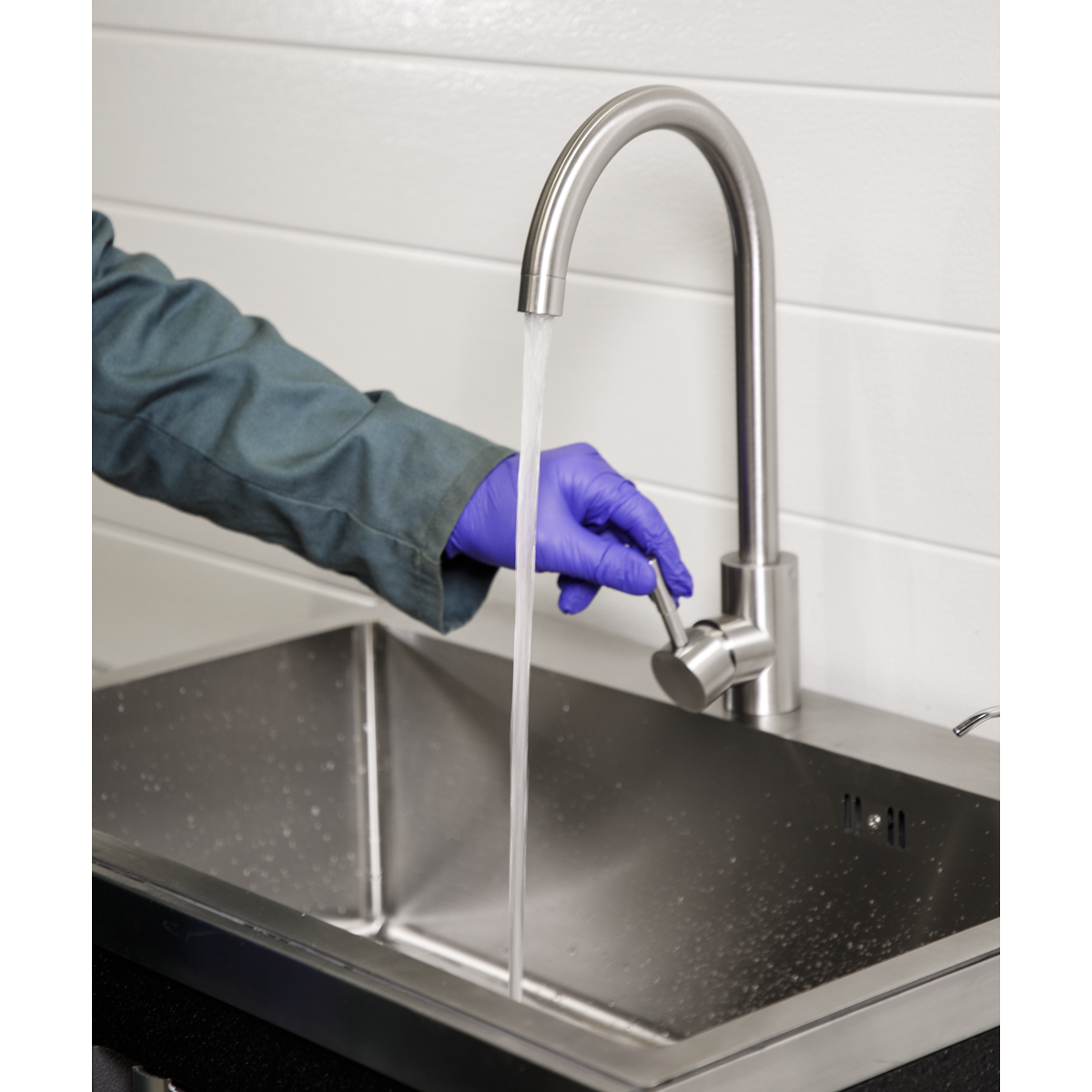 Superline Pro APMS67 Superline PRO® Modular Sink Unit 680mm