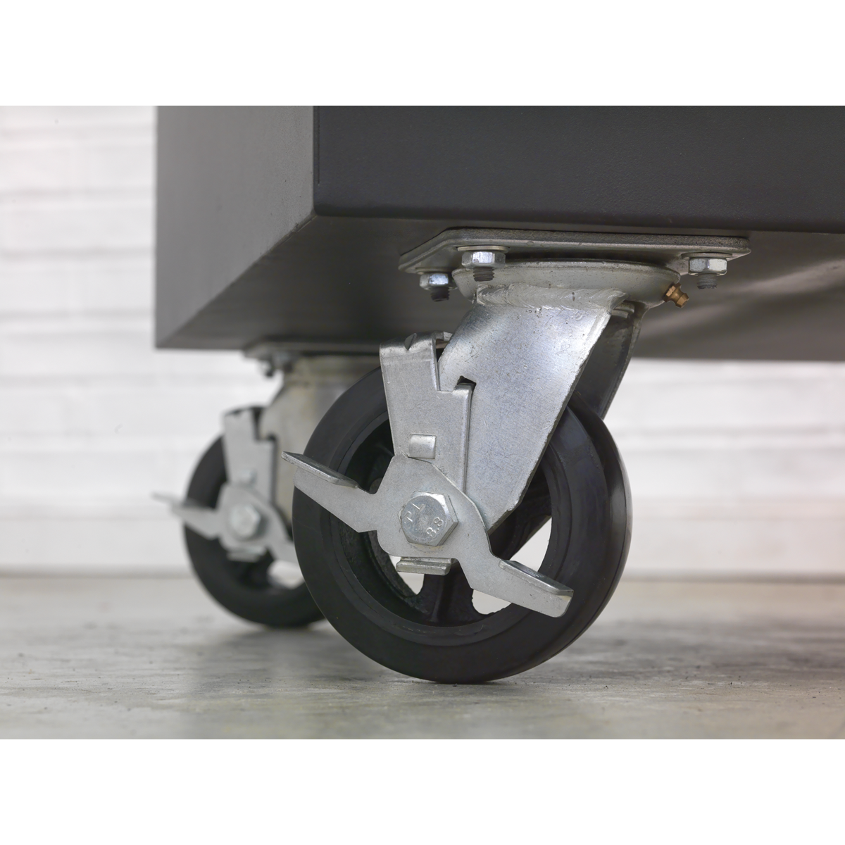 Superline Pro STV01COMBO Superline PRO® Heavy-Duty Tool Vault with Wheel Kit