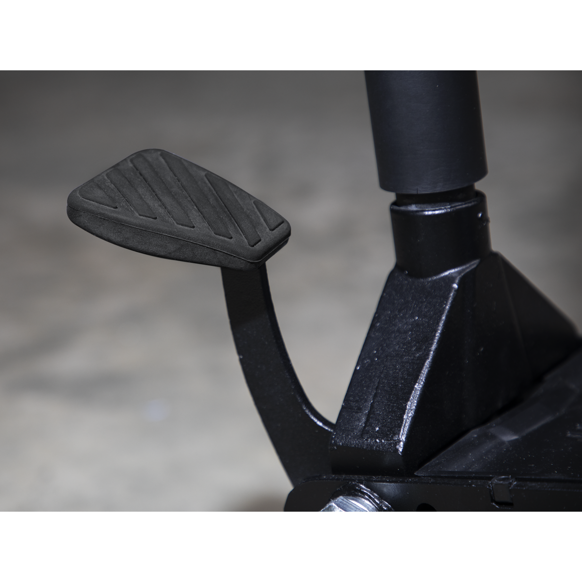 Viking 3100TB Viking Low Profile Professional Trolley Jack with Rocket Lift 3 Tonne